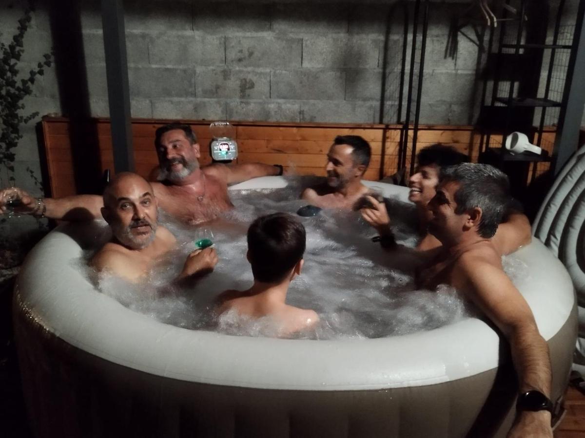Gite De 6 A 14 Pers Avec Piscine-Jacuzzi- Salle Des Fetes Bastanes ภายนอก รูปภาพ